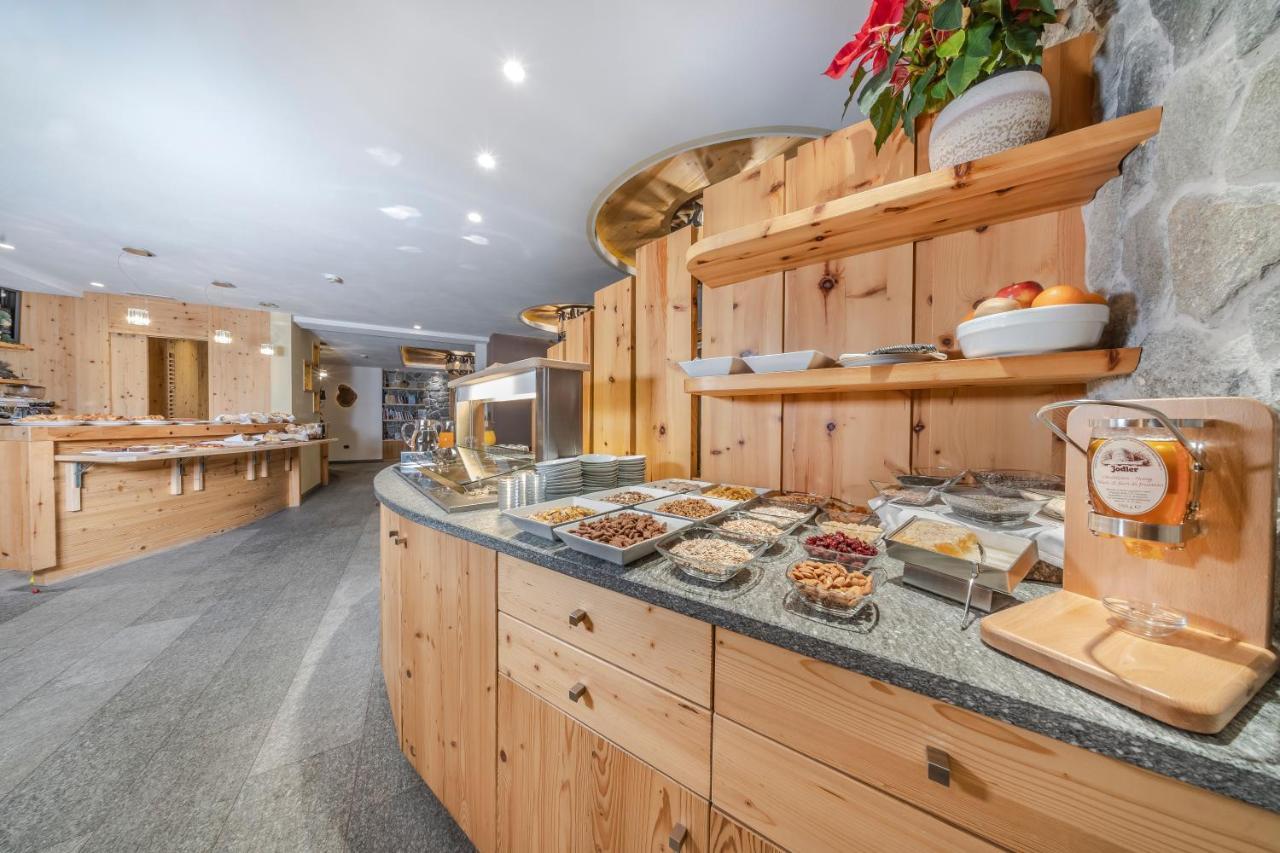 Hotel Chalet Dlaces Selva di Val Gardena Luaran gambar