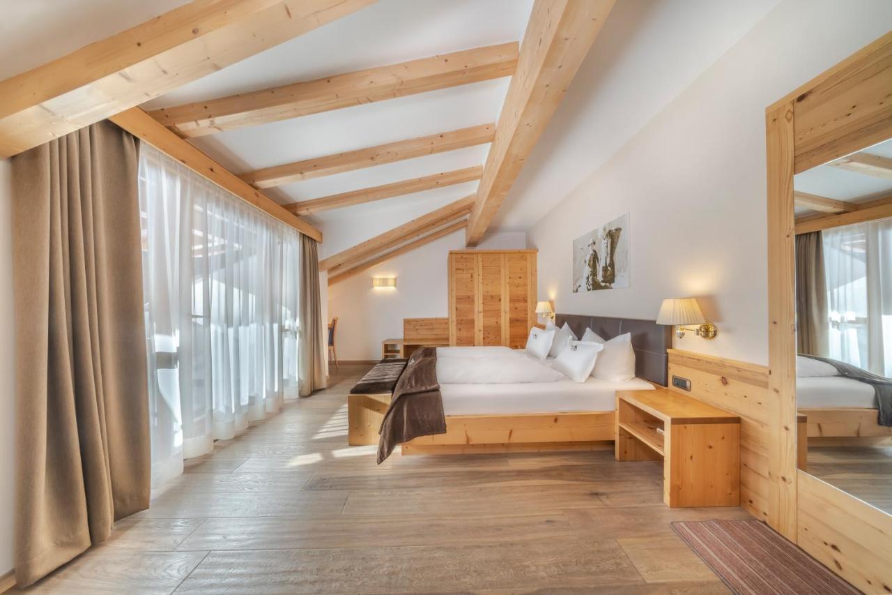 Hotel Chalet Dlaces Selva di Val Gardena Luaran gambar
