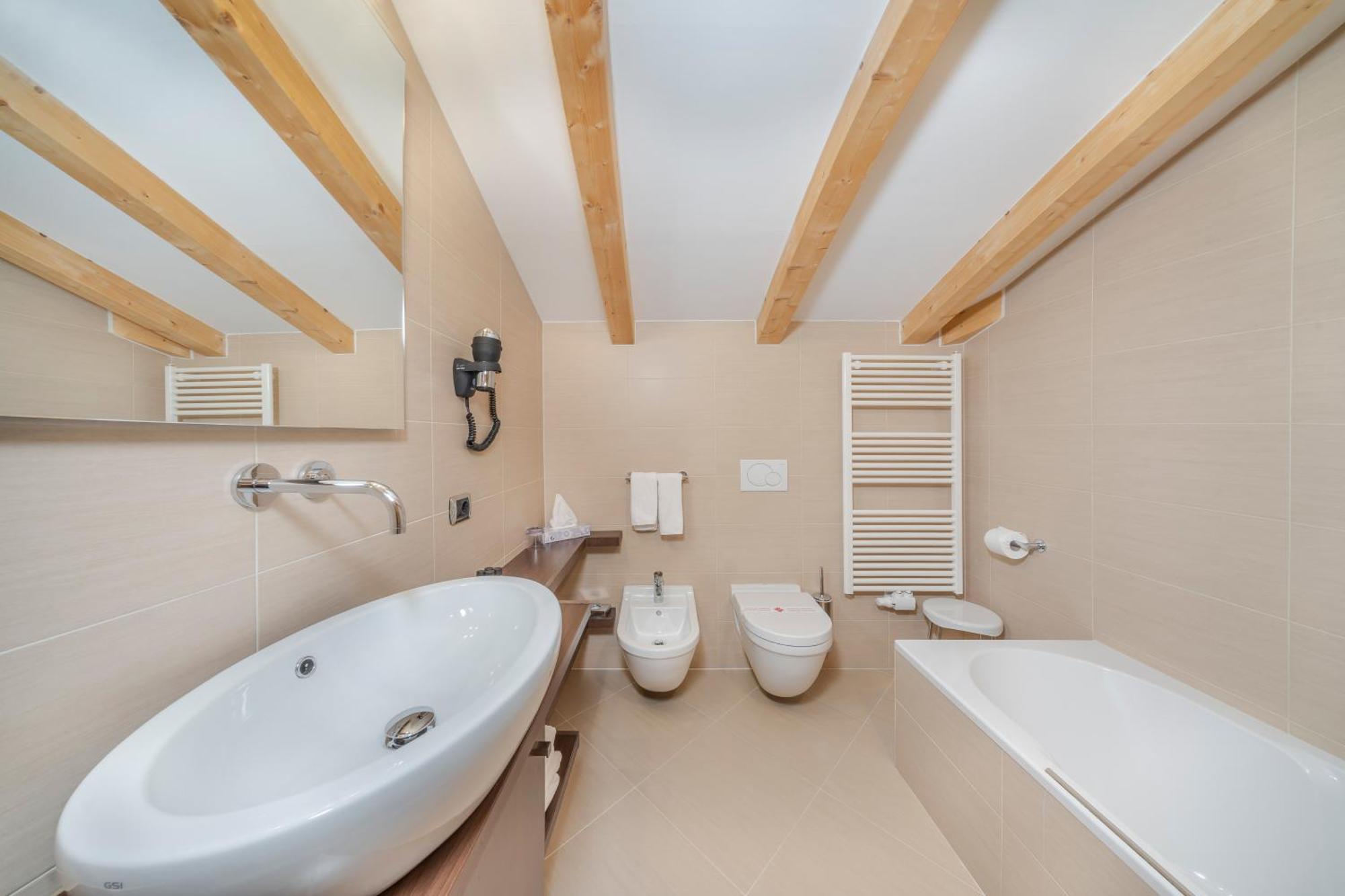 Hotel Chalet Dlaces Selva di Val Gardena Luaran gambar